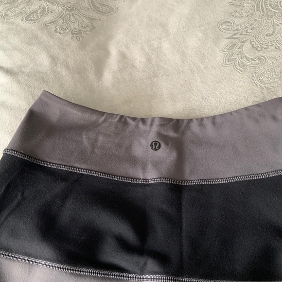 LuLu lemon yoga over skirt - Picture 3 of 4
